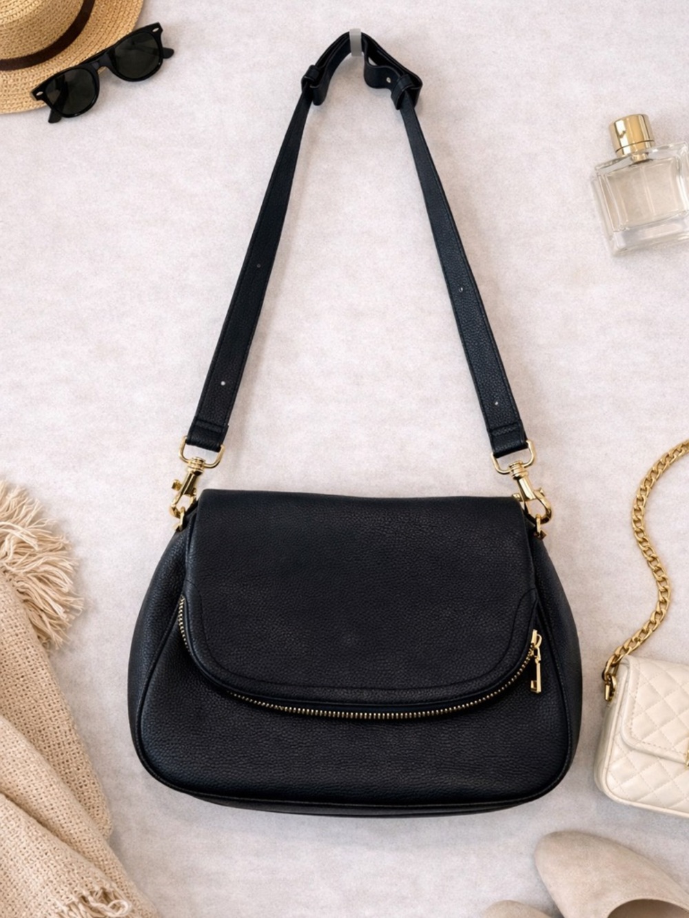 Tote Le Monde Venice Crossbody Bag Black Pebbled Leather Gold Hardware